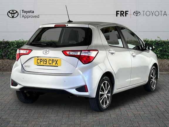 Toyota Yaris 1.5 Vvt-i Icon Tech Cvt Euro 6 Silver #2