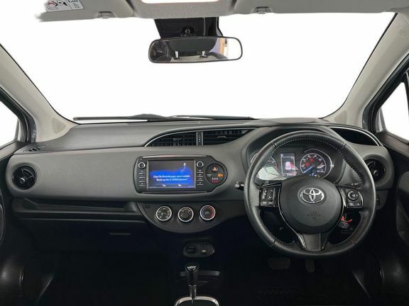 Toyota Yaris 1.5 Vvt-i Icon Tech Cvt Euro 6 Silver #6