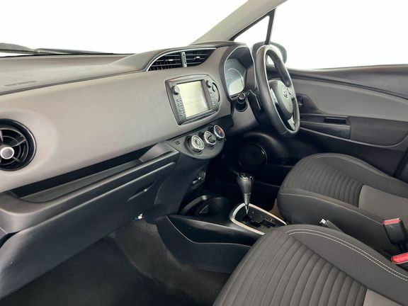 Toyota Yaris 1.5 Vvt-i Icon Tech Cvt Euro 6 Silver #5