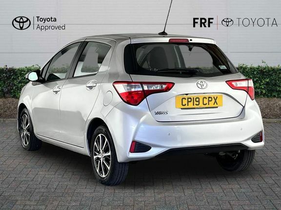 Toyota Yaris 1.5 Vvt-i Icon Tech Cvt Euro 6 Silver #4