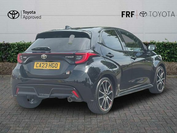 Toyota Yaris Gr Sport Black #2