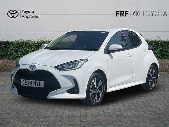 Toyota Yaris Design White #3