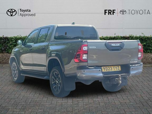 Toyota HILUX Invincible X Dc 2.8D Brown #4