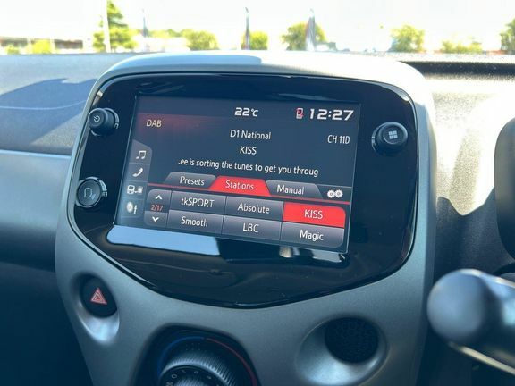 Toyota Aygo X 1.0 Vvt-i X-trend X-shift Euro 6 White #9