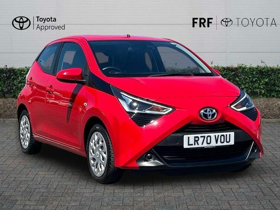 Toyota Aygo X X-play Tss Red