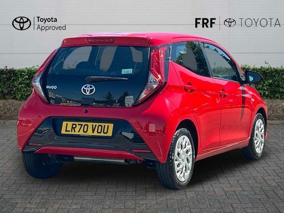 Toyota Aygo X X-play Tss Red #2