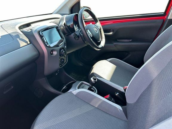 Toyota Aygo X X-play Tss Red #5