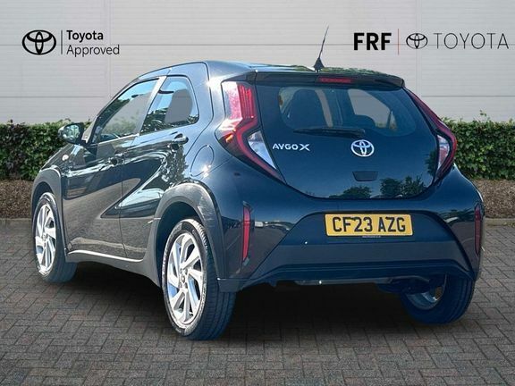 Toyota Aygo X Pure Automatic Black #4