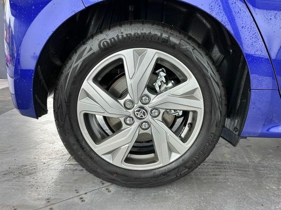 Toyota Yaris 1.6 Turbo Circuit Aero Black #25
