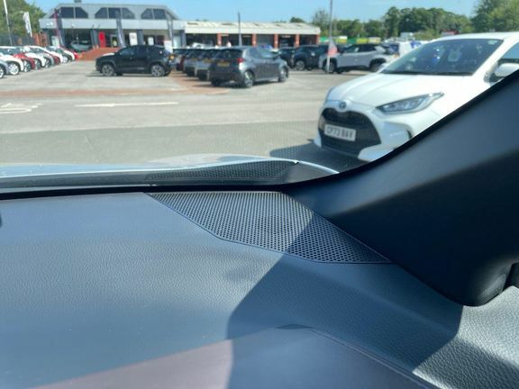 Toyota C-Hr 1.8 Vvt-h Icon Cvt Euro 6 Ss White #48