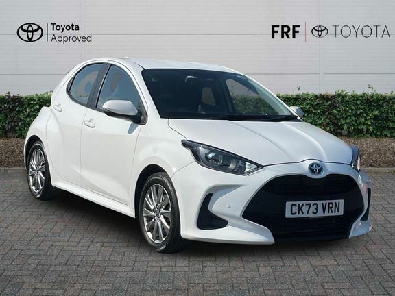 Toyota Yaris Icon White