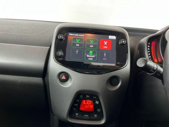 Toyota Aygo X 1.0 Vvt-i X-play Euro 6 Ss White #9