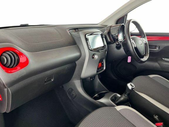 Toyota Aygo X X-trend Tss Red #5