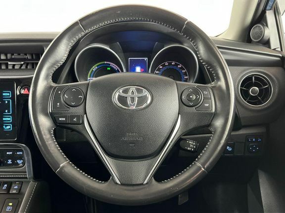 Toyota Auris Hybrid 1.8 Vvti Hybrid Excel Cvt Red #10