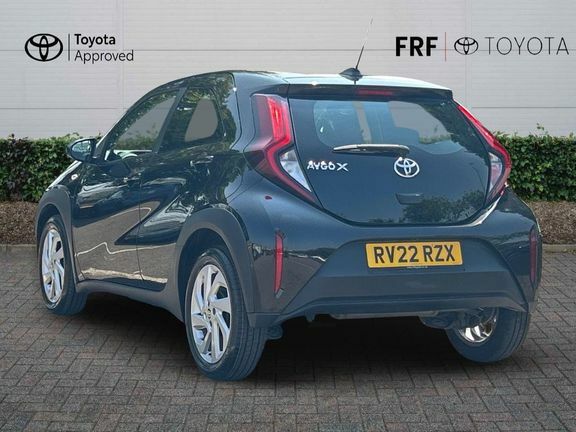Toyota Aygo X Pure Automatic Black #4