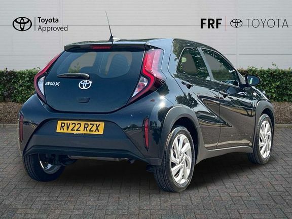 Toyota Aygo X Pure Automatic Black #2