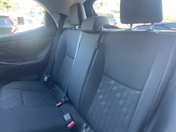 Toyota Yaris 1.5 Hybrid Icon Cvt Black #14