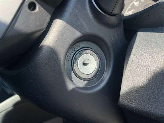 Toyota Yaris 1.5 Hybrid Icon Cvt Black #15