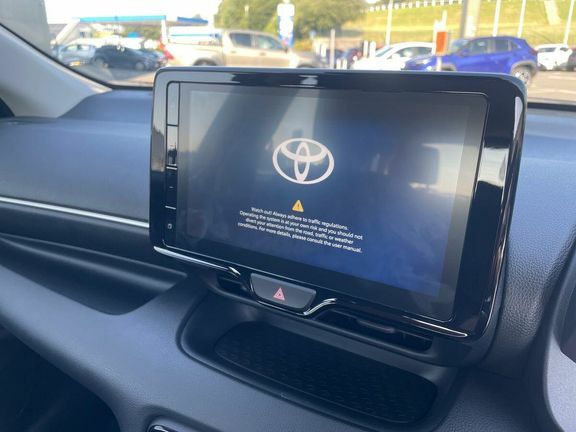 Toyota Yaris 1.5 Hybrid Icon Cvt Black #8