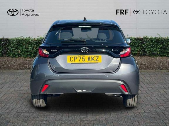 Toyota Yaris 1.5 Hybrid Icon Cvt Black #25