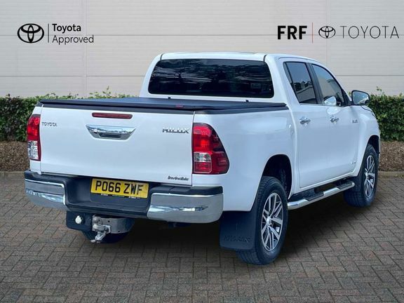 Toyota HILUX Hilux Invincible 2.4M White #2