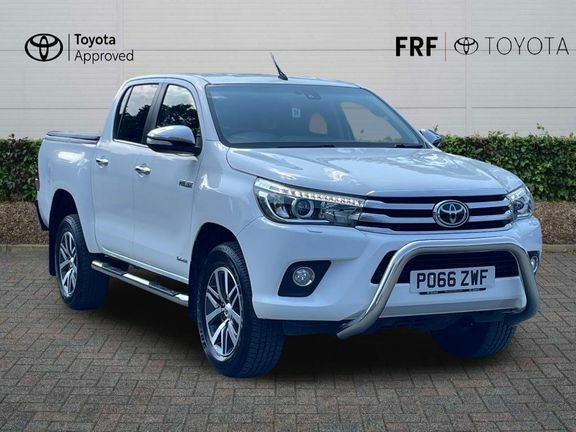 Toyota HILUX Hilux Invincible 2.4M White
