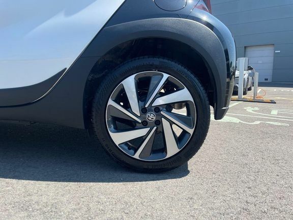 Toyota Aygo X 1.0 Vvt-i Pure Hatchback Euro 6 Black #25