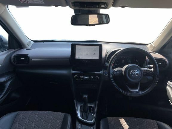 Toyota Yaris Cross Excel Fwd White #6