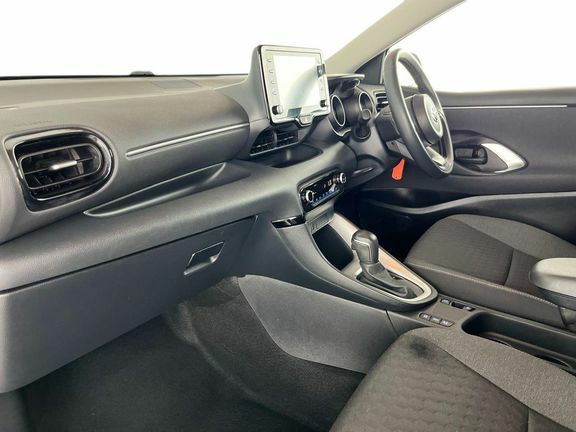 Toyota Yaris Design Black #5