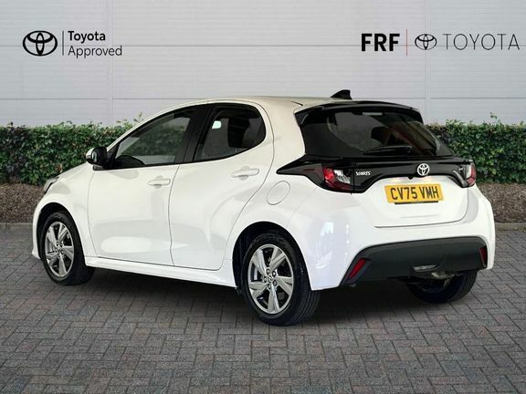 Toyota Yaris Icon CV75VMH White #4