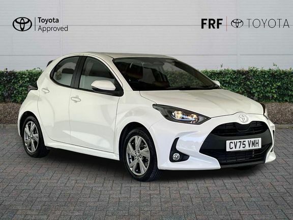 Toyota Yaris Icon White