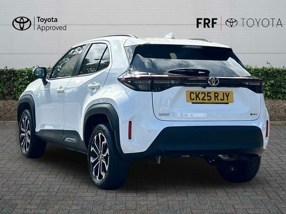 Toyota Yaris Cross Design Fwd Safety Pack White #4