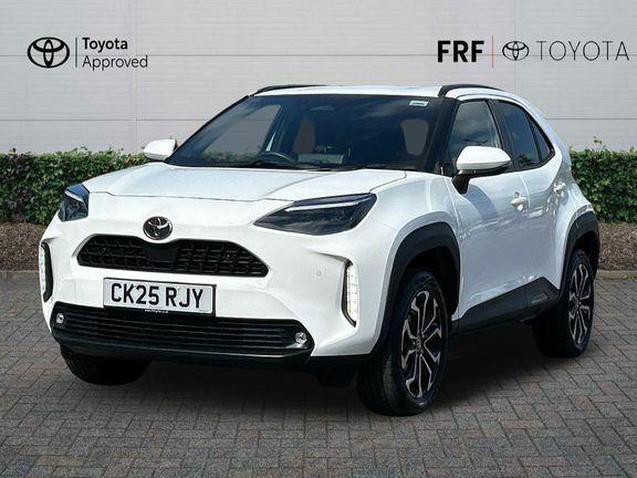 Toyota Yaris Cross Design Fwd Safety Pack White #3