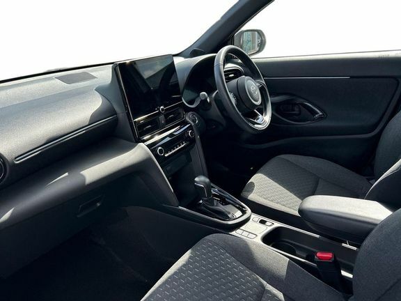 Toyota Yaris Cross Design Fwd Safety Pack White #5