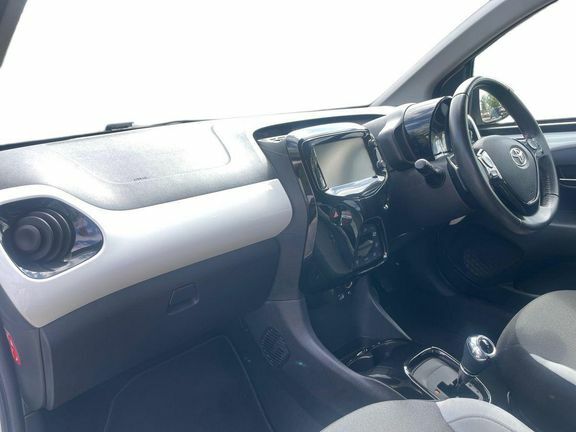 Toyota Aygo X X-press X-shift KW67JJX White #5