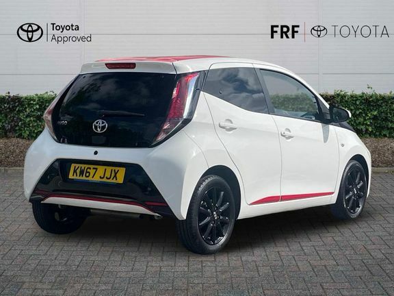 Toyota Aygo X X-press X-shift KW67JJX White #2