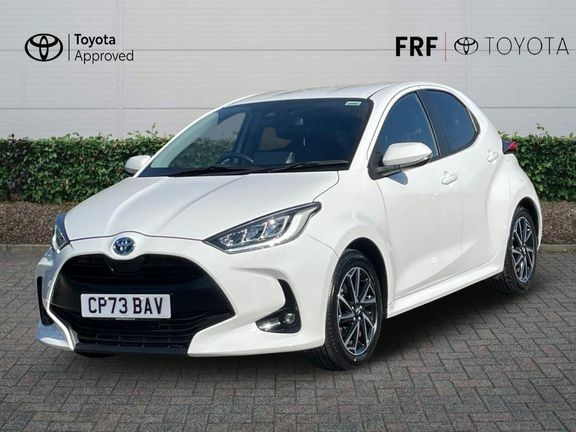 Toyota Yaris Design White #3