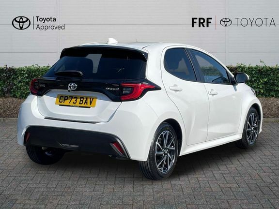 Toyota Yaris Design White #2