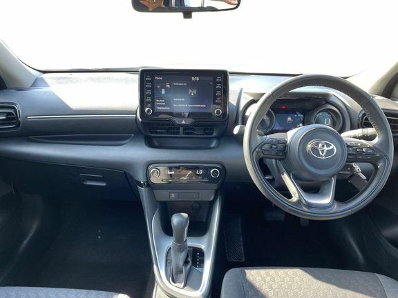 Toyota Yaris Design White #6