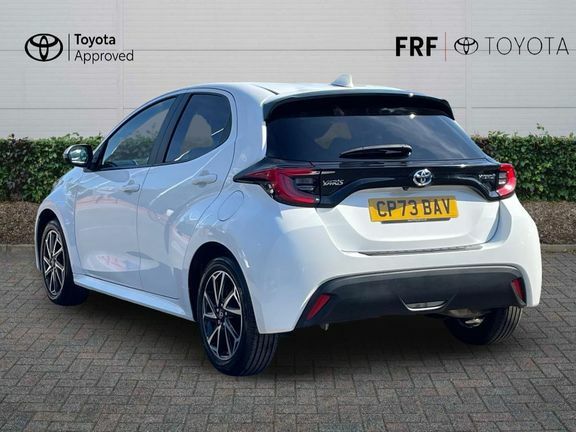 Toyota Yaris Design White #4