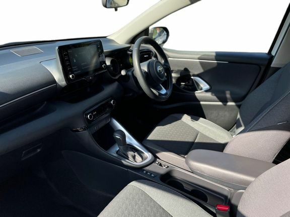 Toyota Yaris Design White #5