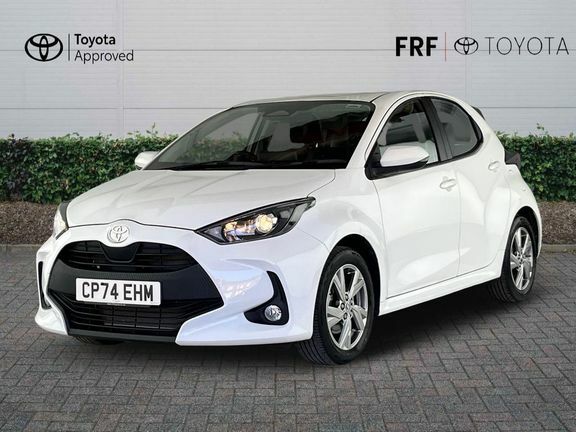 Toyota Yaris Icon White #3