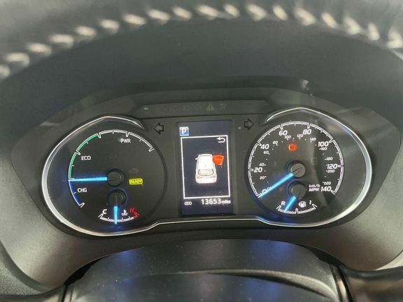 Toyota Yaris Icon Tech Red #11