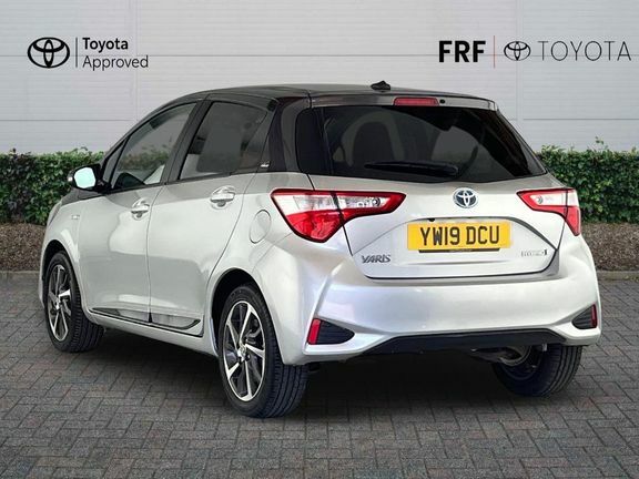 Toyota Yaris Icon Tech Red #4