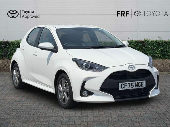 Toyota Yaris Icon White