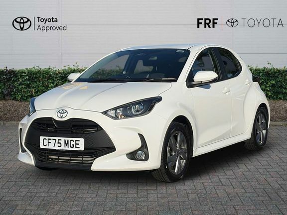 Toyota Yaris Icon CF75MGE White #3