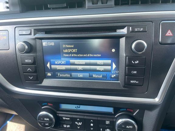 Toyota Auris D-4d Active Grey #9