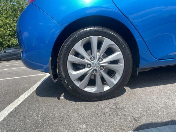 Toyota Auris D-4d Active Grey #25