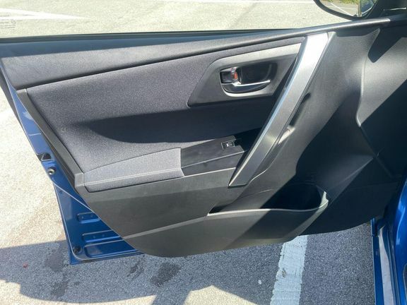 Toyota Auris D-4d Active Grey #33