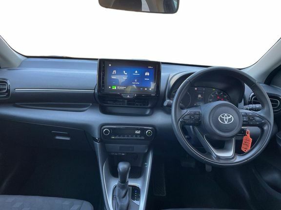 Toyota Yaris Icon Black #6